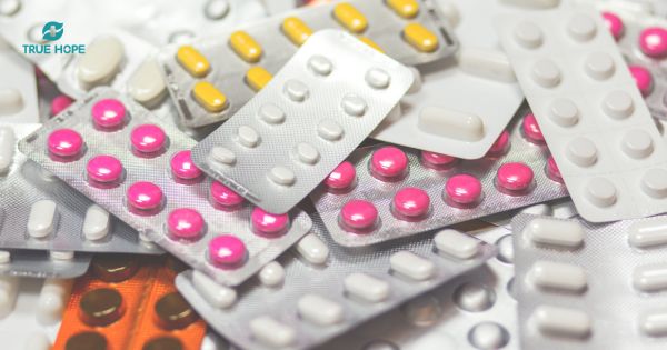Không nên lạm dụng thuốc chữa tê bì nhức mỏi bắp chân