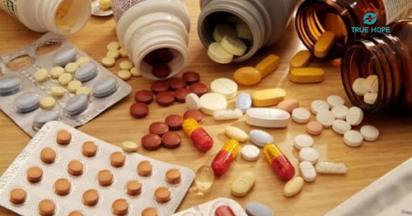 Không tự ý dùng thuốc giảm đau khi đau buốt ngón chân nghi gout