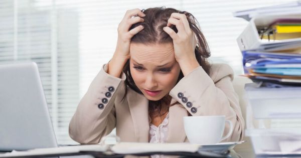 Hay quên ở tuổi 30-40 do não quá tải thông tin và thiếu ngủ