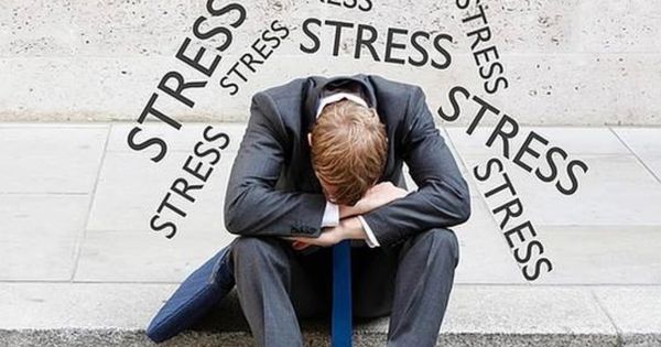 Stress mạn tính kéo dài ảnh hưởng hệ miễn dịch khiến cơ thể hay ốm vặt