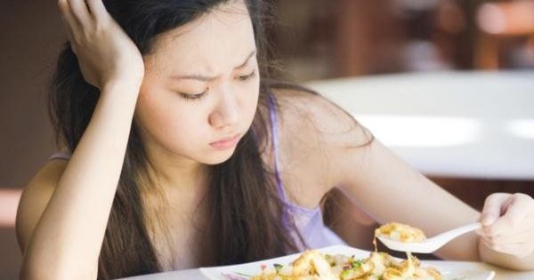 Ăn uống đủ chất nhưng vẫn hay ốm vặt có thể liên quan stress mạn tính