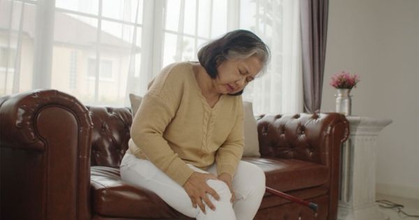 Người cao tuổi dễ bị đau khớp