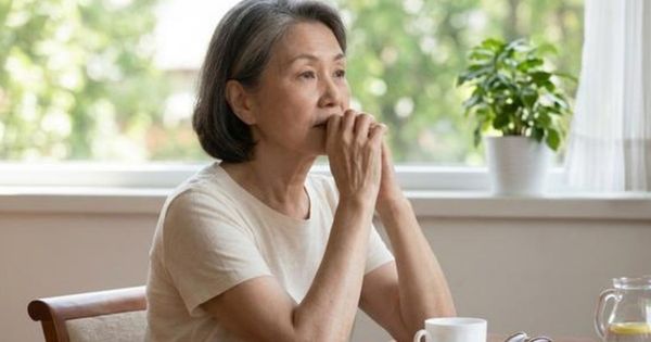 Người cao tuổi dễ mắc sương mù não cho chất lượng giấc ngủ suy giảm