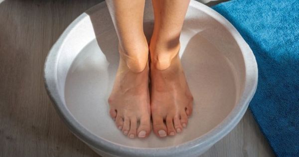 Không ngâm chân nước nóng trong quá trình điều trị và sau khi điều trị