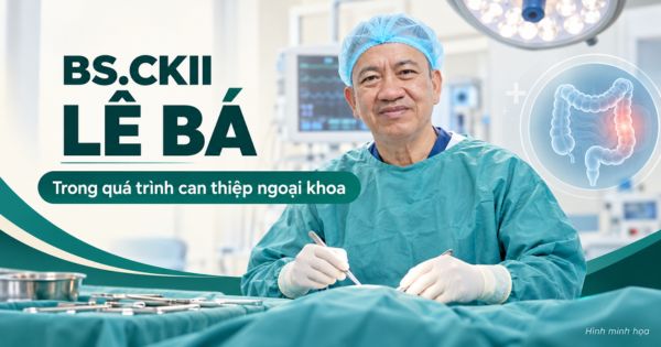 BSCKII Lê Bá trong quá trình can thiệp ngoại khoa